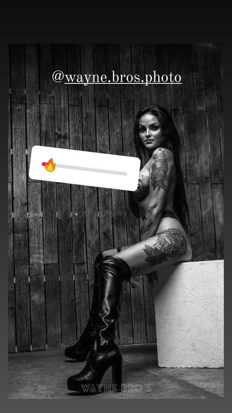 Dzsenifer Vajai ホットモデル ギャラリー