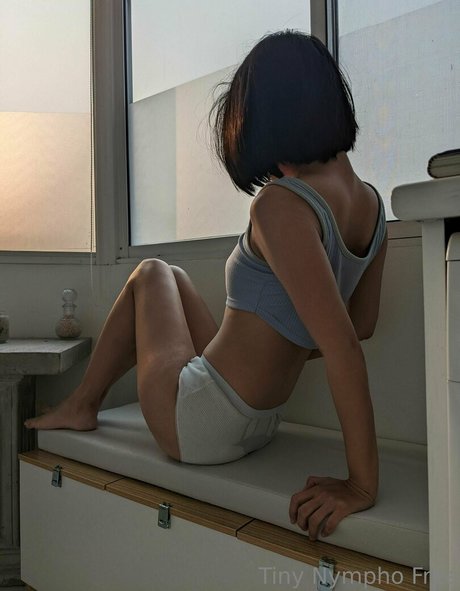 tiny nympho free ヌードモデル 写真