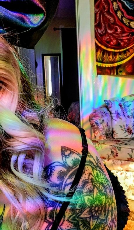 ロールプレイオンリーファン セクシー裸 画像