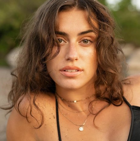 Paige Evans ポルノモデル 画像