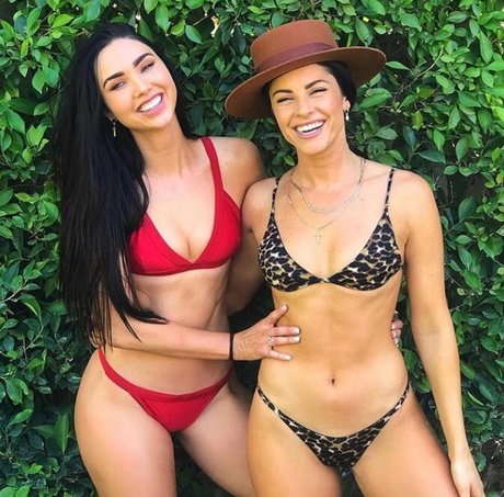 ワークアウト オンリーファンズ セクシー裸 写真