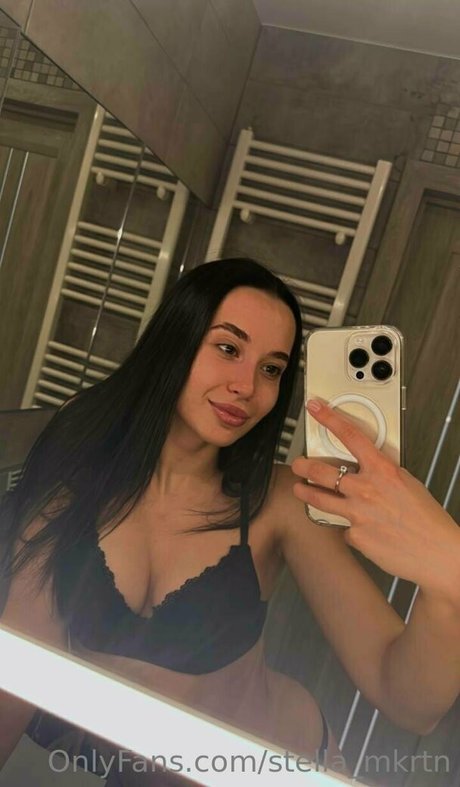 stella mkrtn 裸のスター 写真