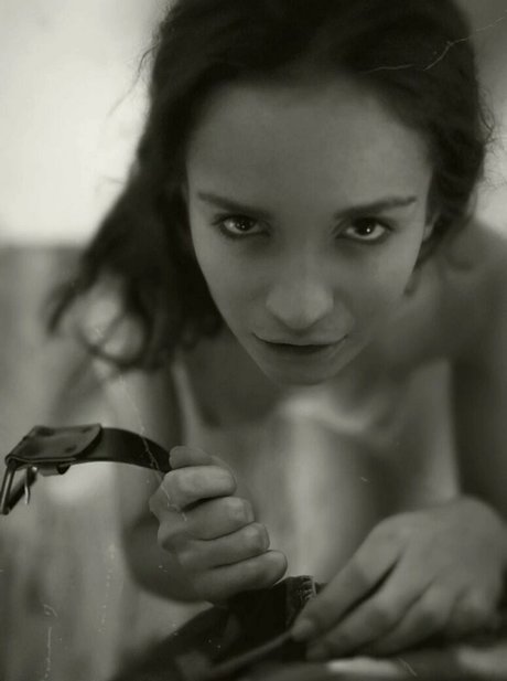 アジアンゴス オンリーファンズ アート裸 写真