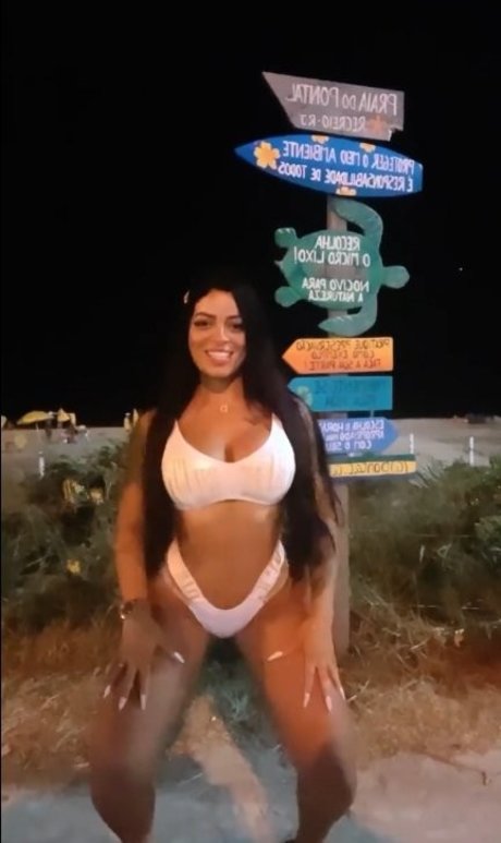 ママの足OnlyFans 美しいヌード 画像