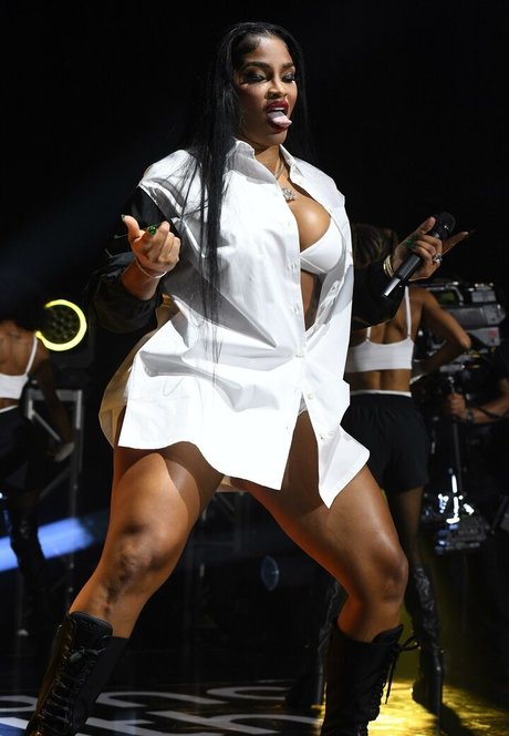 Joseline Hernandez ヌードモデル 写真