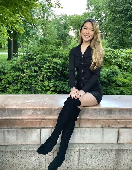 ExtraEmily アートモデル ギャラリー