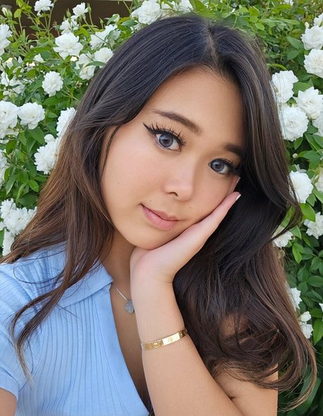 ExtraEmily トップモデル 画像