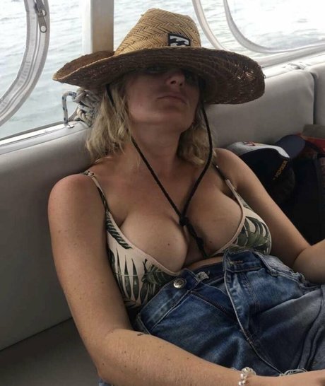 B Rookrlambert 女優 写真