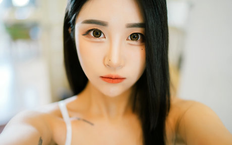 背が高くて巨乳のOnlyFans 無料アダルト 写真