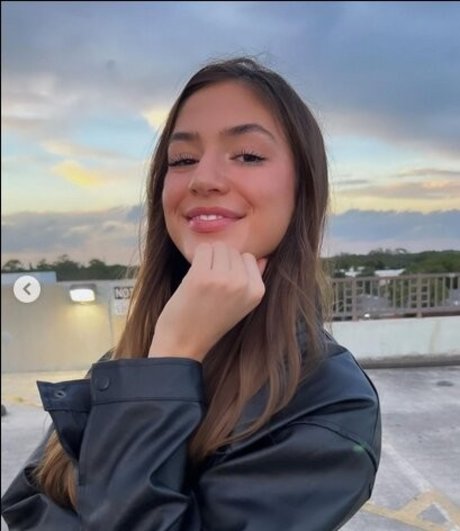 ブッシュ・オンリーファンズ アートヌード 写真