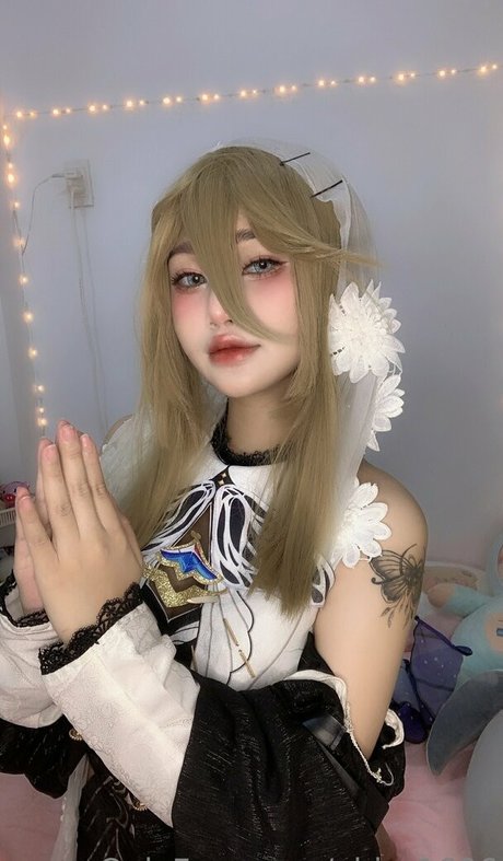 小柄な妻OnlyFans ヌード 写真