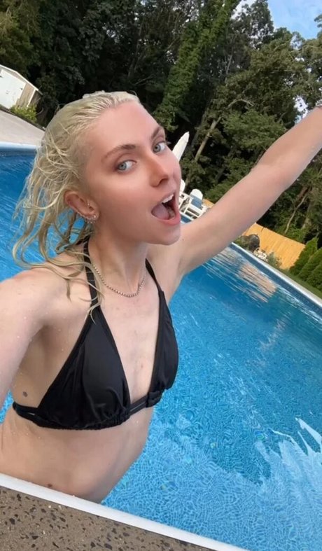 太めのブロンドオンリーファンズ ホットセックス 写真