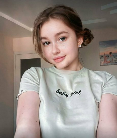 lola redly ポルノスター 写真