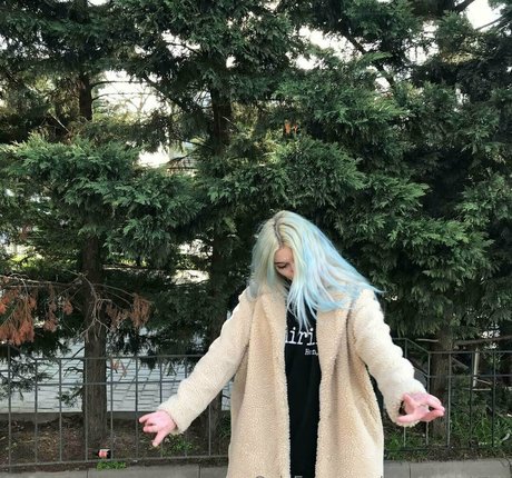 熟女メガネOnlyFans アートヌード 写真