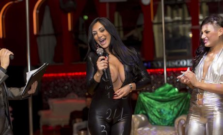 アジア人のティーンの足 オンリーファンズ エロ 写真