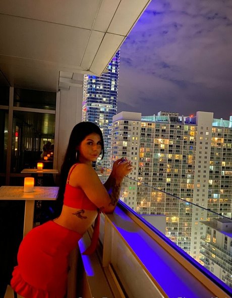 ロシア人モデル オンリーファンズ 素敵 ギャラリー