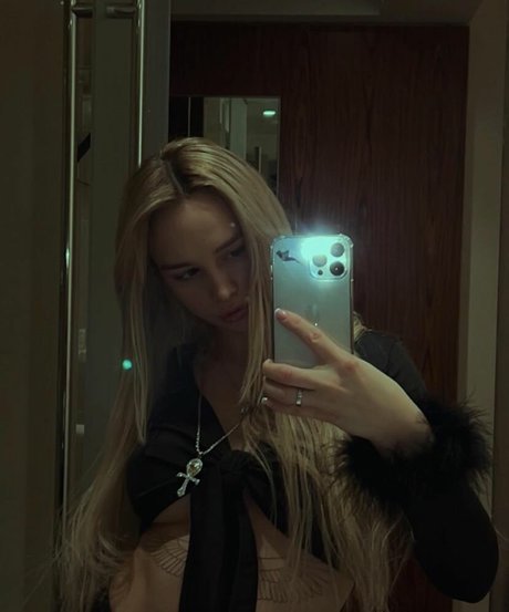 Diana Shurygina 素敵なポルノスター 写真