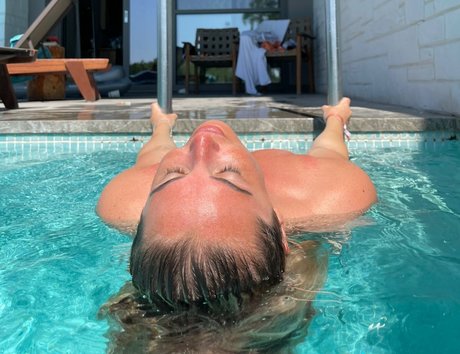 巨乳ティーンオンリーファンズ 美しいヌード 写真