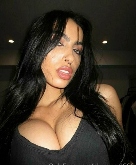 ティーンヌードオンリーファンズ 無料ポルノ 写真