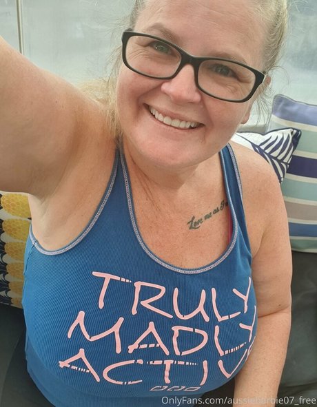 金髪クーガーオンリーファンズ 無料セックス 画像