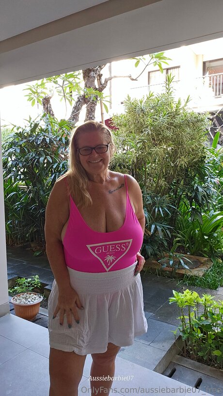 ブルネットの猫OnlyFans 美しい 画像