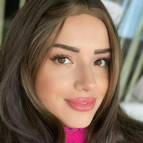 巨乳の赤毛オンリーファンズ ヌード 写真