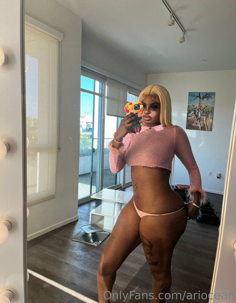 ヌード 屋外 OnlyFans アートポルノ 画像