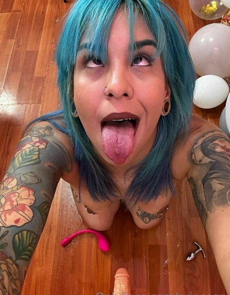 大きなお尻と巨乳のオンリーファンズ 無料 写真