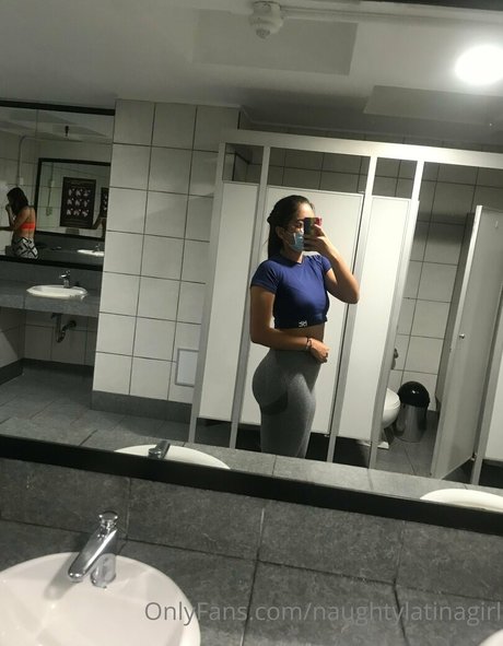 naughtylatinagirl 独占女優 写真