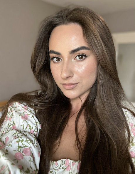 NaughtyCola 無料のポルノスター 写真