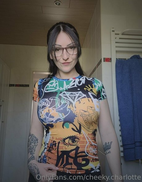 cheeky charlotte ヌード女優 画像