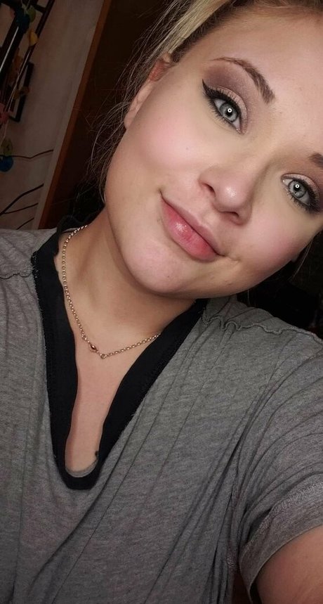 ganjagirl907 ポルノモデル 写真