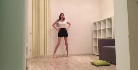 ブルネットの猫OnlyFans エロ 写真