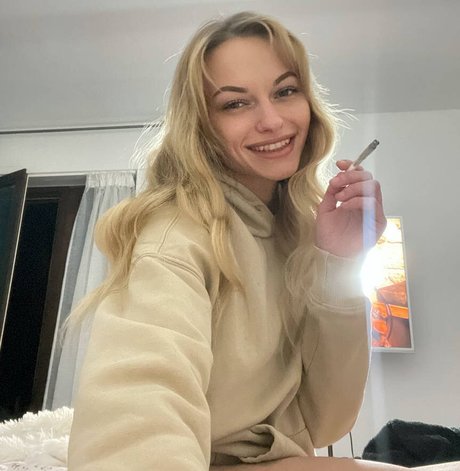 JasminaKlum かわいいポルノスター 写真