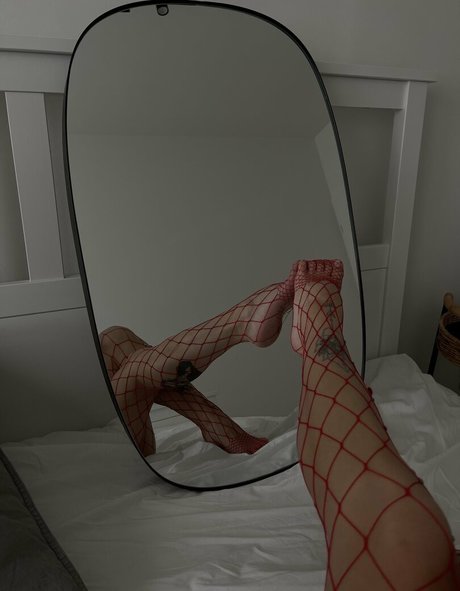 毛深いラテン系オンリーファンズ パーフェクト 写真