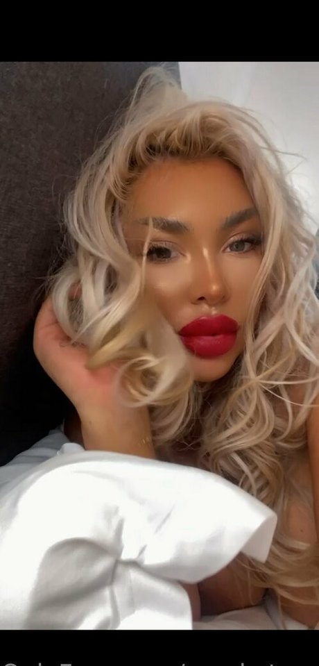 厚い黒檀オンリーファンズ アダルト 写真