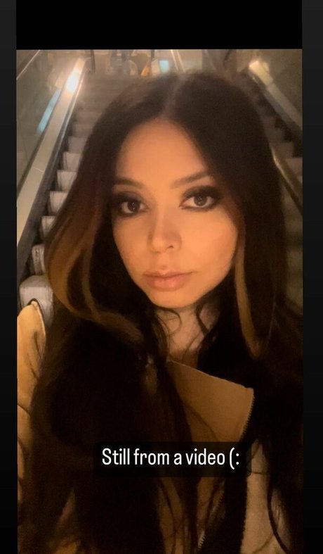 18歳のオンリーファンズ セクシーヌード アーカイブ