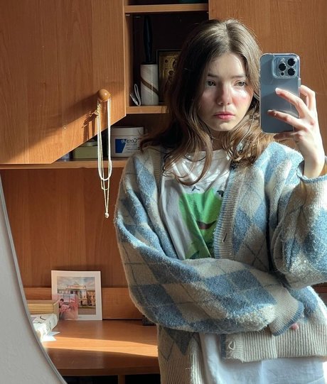 Plumpy mage 裸のモデル 写真