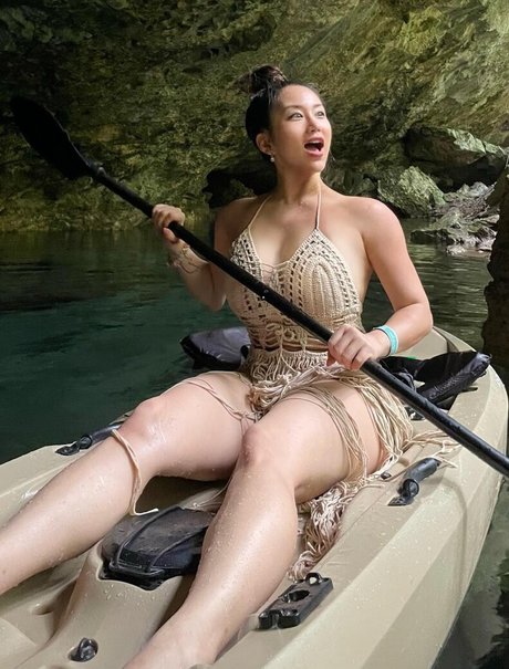 巨乳の黒人女性オンリーファンズ セクシーxxx 写真