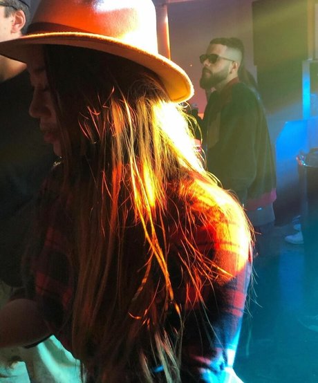 甘いおまんこオンリーファンズ アートヌード 写真