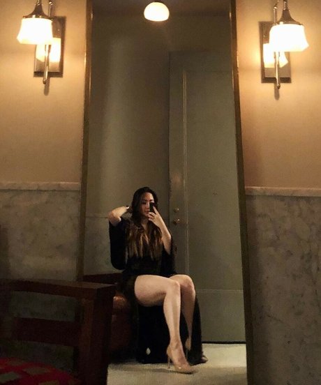 毛深い足のOnlyFans ホットセクシー 画像