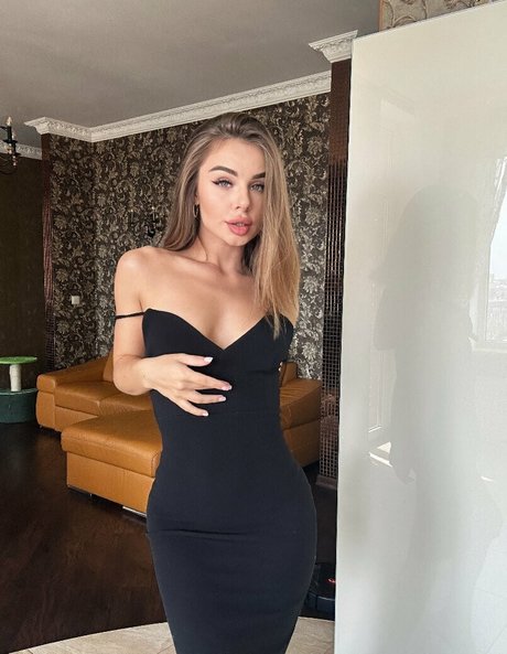 黒人フェムボーイオンリーファンズ 美しい裸 写真