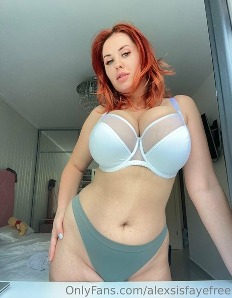 トップレスオンリーファンズ えろた 画像