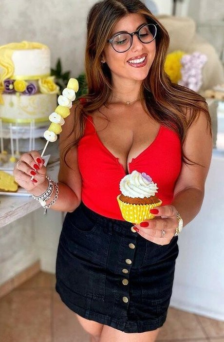 Valentina De Nucci エロティックモデル アーカイブ