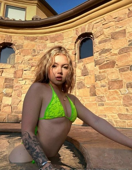 小人ヌードオンリーファンズ アダルト 写真