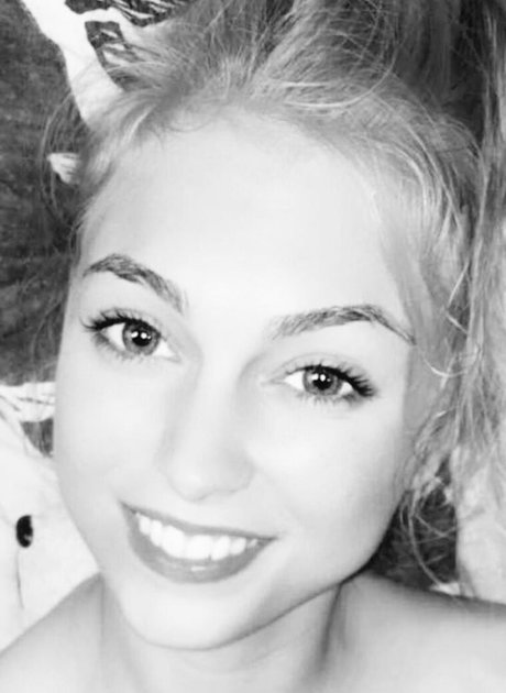 ベラルーシのファンのみ アダルト ギャラリー