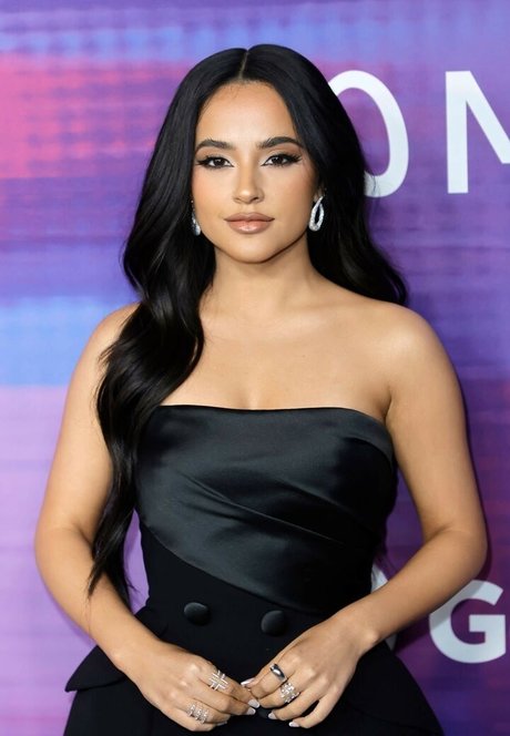 ジンジャートゥインクオンリーファンズ エロ 画像