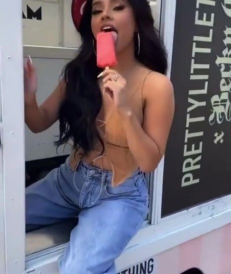 Becky G かわいいモデル 写真