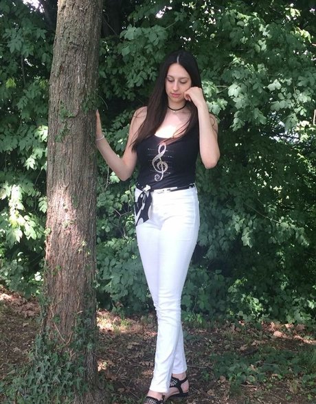 巨乳ラテン系オンリーファンズ 美しい 写真