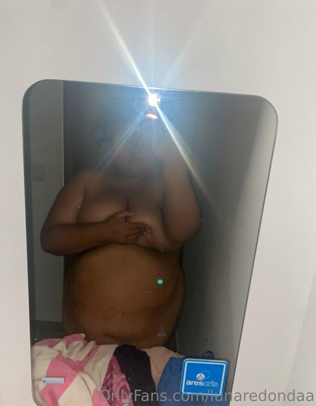 lunaredondaa ポルノモデル 写真